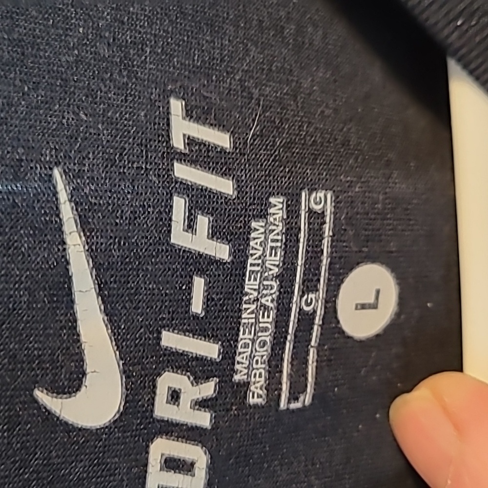 2 pc Nike tee shirts. One navy and white. Other black - Picture 11 of 16